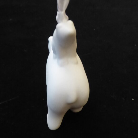 NEW 3.5” FINE WHITE PORCELAIN POLAR BEAR & CUB HOLIDAY CHRISTMAS ORNAMENT - Picture 6 of 11